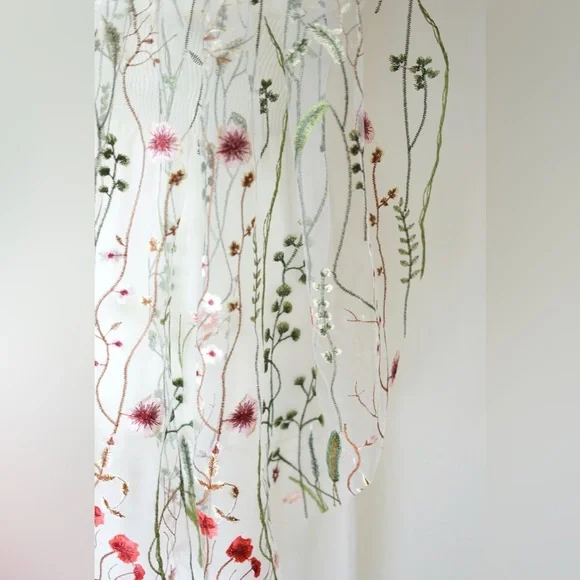 Wildflower Embroidered Veil - 63inches in Length - Picture 9 of 14